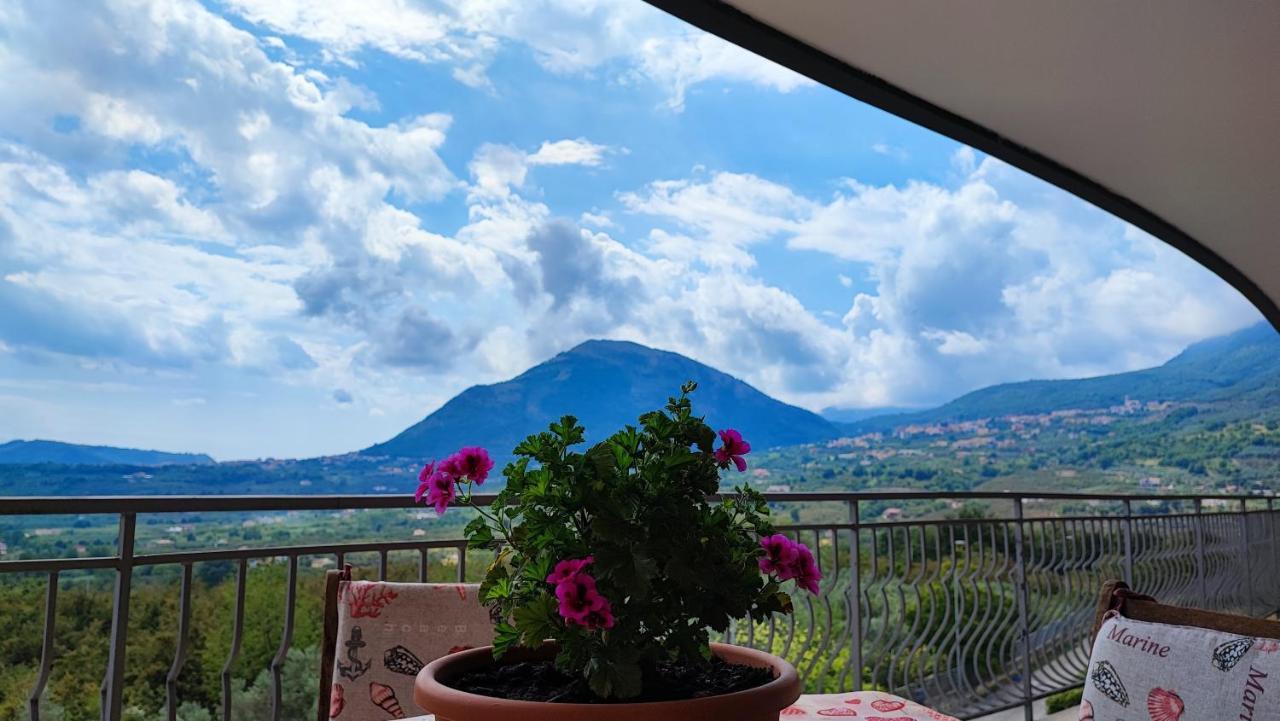 Nickyhouse Holiday Home Giffoni Sei Casali Luaran gambar